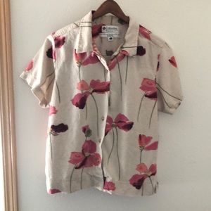 Short sleeved Columbia poppy print shirt